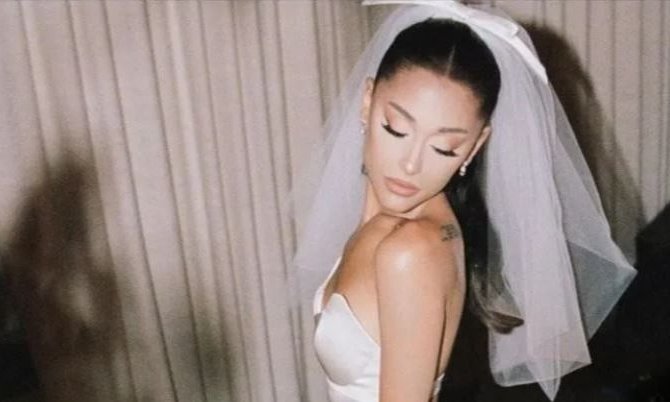 Ariana Grande dio el "sí" y compartió las fotos de su casamiento