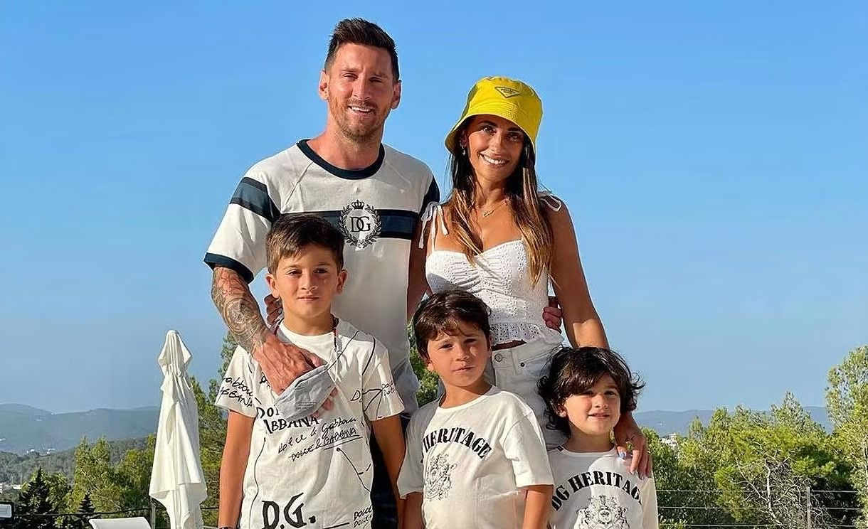 La tierna foto de los hijos de Messi para apoyar a la Selección