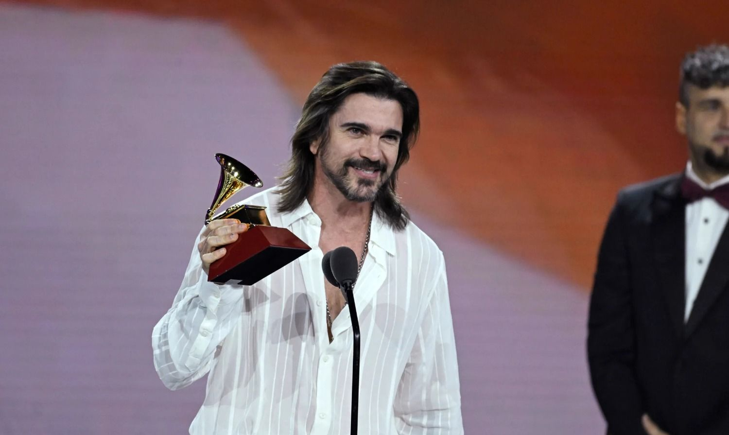 Juanes se convierte en el solista más ganador de los Grammy Latinos